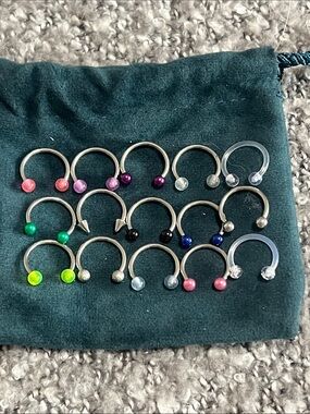 New 15 pack 5g Assorted Circular Barbell Piercing Set — Multicolor